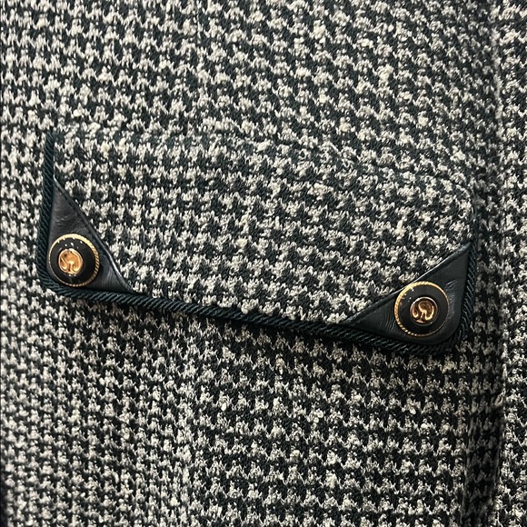 VINTAGE St. John Collection by Marie Gray Winter Green Houndstooth Jacket - Picture 4 of 10